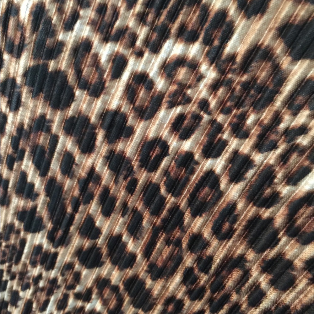 🦄sale  🦄LuLaRoe leopard shirley🦄 - Picture 3 of 3